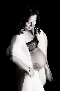 Antonella Piazzi, fotografo gravidanza a Bologna. Servizio fotografico maternità. Sessioni fotografiche pancia e pancione, neonati, newborn, body painting, bimbi e bambini 0-12 anni, presso studio fotografico Fotoprogress Budrio