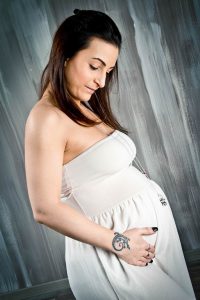 Antonella Piazzi, fotografo gravidanza a Bologna. Servizio fotografico maternità. Sessioni fotografiche pancia e pancione, neonati, newborn, body painting, bimbi e bambini 0-12 anni, presso studio fotografico Fotoprogress Budrio