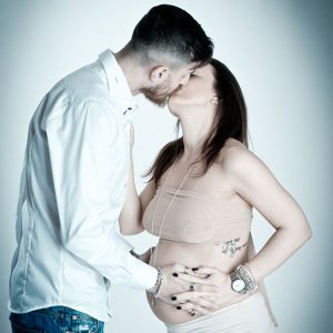 Antonella Piazzi, fotografo gravidanza a Bologna. Servizio fotografico maternità. Sessioni fotografiche pancia e pancione, neonati, newborn, body painting, bimbi e bambini 0-12 anni, presso studio fotografico Fotoprogress Budrio