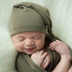 Antonella Piazzi, fotografo Newborn a Bologna. Servizio fotografico maternità e neonati. Sessioni fotografiche pancia e pancione, foto gravidanza, maternity, dolci pose, body painting, bimbi e bambini 0-12 anni, presso studio fotografico Fotoprogress Budrio