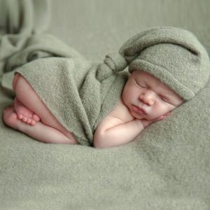 Antonella Piazzi, fotografo Newborn a Bologna. Servizio fotografico maternità e neonati. Sessioni fotografiche pancia e pancione, foto gravidanza, maternity, dolci pose, body painting, bimbi e bambini 0-12 anni, presso studio fotografico Fotoprogress Budrio