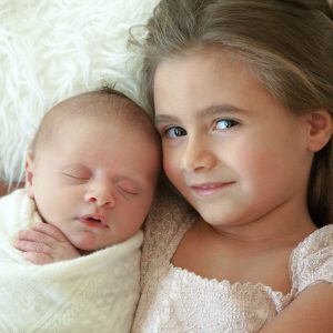 Antonella Piazzi, fotografo Newborn a Bologna. Servizio fotografico maternità e neonati. Sessioni fotografiche pancia e pancione, foto gravidanza, maternity, dolci pose, body painting, bimbi e bambini 0-12 anni, presso studio fotografico Fotoprogress Budrio
