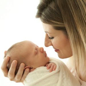 Antonella Piazzi, fotografo Newborn a Bologna. Servizio fotografico maternità e neonati. Sessioni fotografiche pancia e pancione, foto gravidanza, maternity, dolci pose, body painting, bimbi e bambini 0-12 anni, presso studio fotografico Fotoprogress Budrio