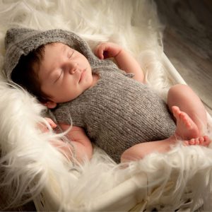 Antonella Piazzi, fotografo Newborn a Bologna. Servizio fotografico maternità e neonati. Sessioni fotografiche pancia e pancione, foto gravidanza, maternity, dolci pose, body painting, bimbi e bambini 0-12 anni, presso studio fotografico Fotoprogress Budrio