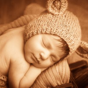 Antonella Piazzi, fotografo Newborn a Bologna. Servizio fotografico maternità e neonati. Sessioni fotografiche pancia e pancione, foto gravidanza, maternity, dolci pose, body painting, bimbi e bambini 0-12 anni, presso studio fotografico Fotoprogress Budrio