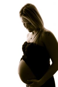 Antonella Piazzi, fotografo gravidanza a Bologna. Servizio fotografico maternità. Sessioni fotografiche pancia e pancione, neonati, newborn, maternity, body painting, bimbi e bambini 0-12 anni, presso studio fotografico Fotoprogress Budrio