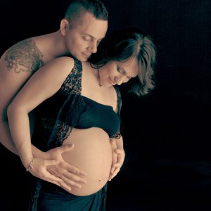 Antonella Piazzi, fotografo gravidanza a Bologna. Servizio fotografico maternità. Sessioni fotografiche pancia e pancione, neonati, newborn, maternity, dolci pose, body painting, bimbi e bambini 0-12 anni, presso studio fotografico Fotoprogress Budrio