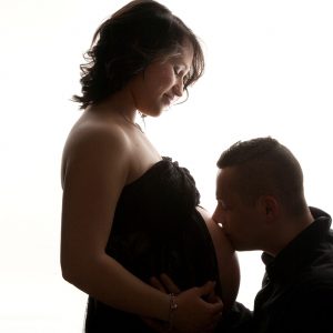 Antonella Piazzi, fotografo gravidanza a Bologna. Servizio fotografico maternità. Sessioni fotografiche pancia e pancione, neonati, newborn, maternity, dolci pose, body painting, bimbi e bambini 0-12 anni, presso studio fotografico Fotoprogress Budrio