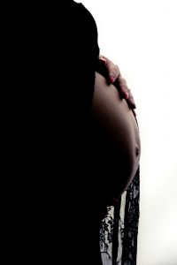 Antonella Piazzi, fotografo gravidanza a Bologna. Servizio fotografico maternità. Sessioni fotografiche pancia e pancione, neonati, newborn, maternity, dolci pose, body painting, bimbi e bambini 0-12 anni, presso studio fotografico Fotoprogress Budrio