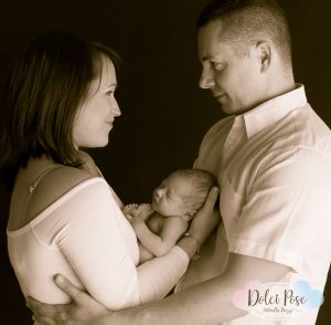 Antonella Piazzi, fotografo Newborn a Bologna. Servizio fotografico maternità e neonati. Sessioni fotografiche pancia e pancione, foto gravidanza, maternity, dolci pose, body painting, bimbi e bambini 0-12 anni, presso studio fotografico Fotoprogress Budrio
