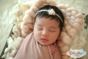 Antonella Piazzi, fotografo Newborn a Bologna. Servizio fotografico maternità e neonati. Sessioni fotografiche pancia e pancione, foto gravidanza, maternity, dolci pose, body painting, bimbi e bambini 0-12 anni, presso studio fotografico Fotoprogress Budrio