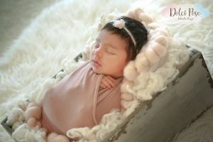 Antonella Piazzi, fotografo Newborn a Bologna. Servizio fotografico maternità e neonati. Sessioni fotografiche pancia e pancione, foto gravidanza, maternity, dolci pose, body painting, bimbi e bambini 0-12 anni, presso studio fotografico Fotoprogress Budrio