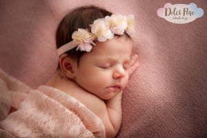 Antonella Piazzi, fotografo Newborn a Bologna. Servizio fotografico maternità e neonati. Sessioni fotografiche pancia e pancione, foto gravidanza, maternity, dolci pose, body painting, bimbi e bambini 0-12 anni, presso studio fotografico Fotoprogress Budrio