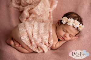 Antonella Piazzi, fotografo Newborn a Bologna. Servizio fotografico maternità e neonati. Sessioni fotografiche pancia e pancione, foto gravidanza, maternity, dolci pose, body painting, bimbi e bambini 0-12 anni, presso studio fotografico Fotoprogress Budrio