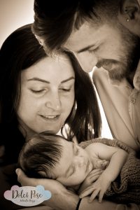 Antonella Piazzi, fotografo Newborn a Bologna. Servizio fotografico maternità e neonati. Sessioni fotografiche pancia e pancione, foto gravidanza, maternity, dolci pose, body painting, bimbi e bambini 0-12 anni, presso studio fotografico Fotoprogress Budrio