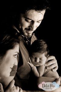 Antonella Piazzi, fotografo Newborn a Bologna. Servizio fotografico maternità e neonati. Sessioni fotografiche pancia e pancione, gravidanza, maternity, dolci pose, body painting, bimbi e bambini 0-12 anni, presso studio fotografico Fotoprogress Budrio