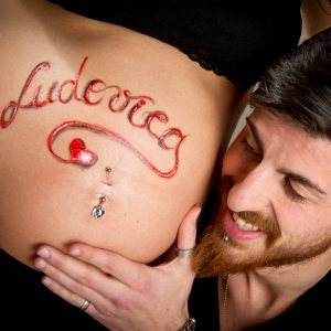Fotografo gravidanza Antonella Piazzi a Bologna. Servizio fotografico foto maternità. Sessioni fotografiche pancia e pancione, neonati, newborn, maternity, dolci pose, body painting, bimbi e bambini 0-12 anni, presso studio fotografico Fotoprogress Budrio